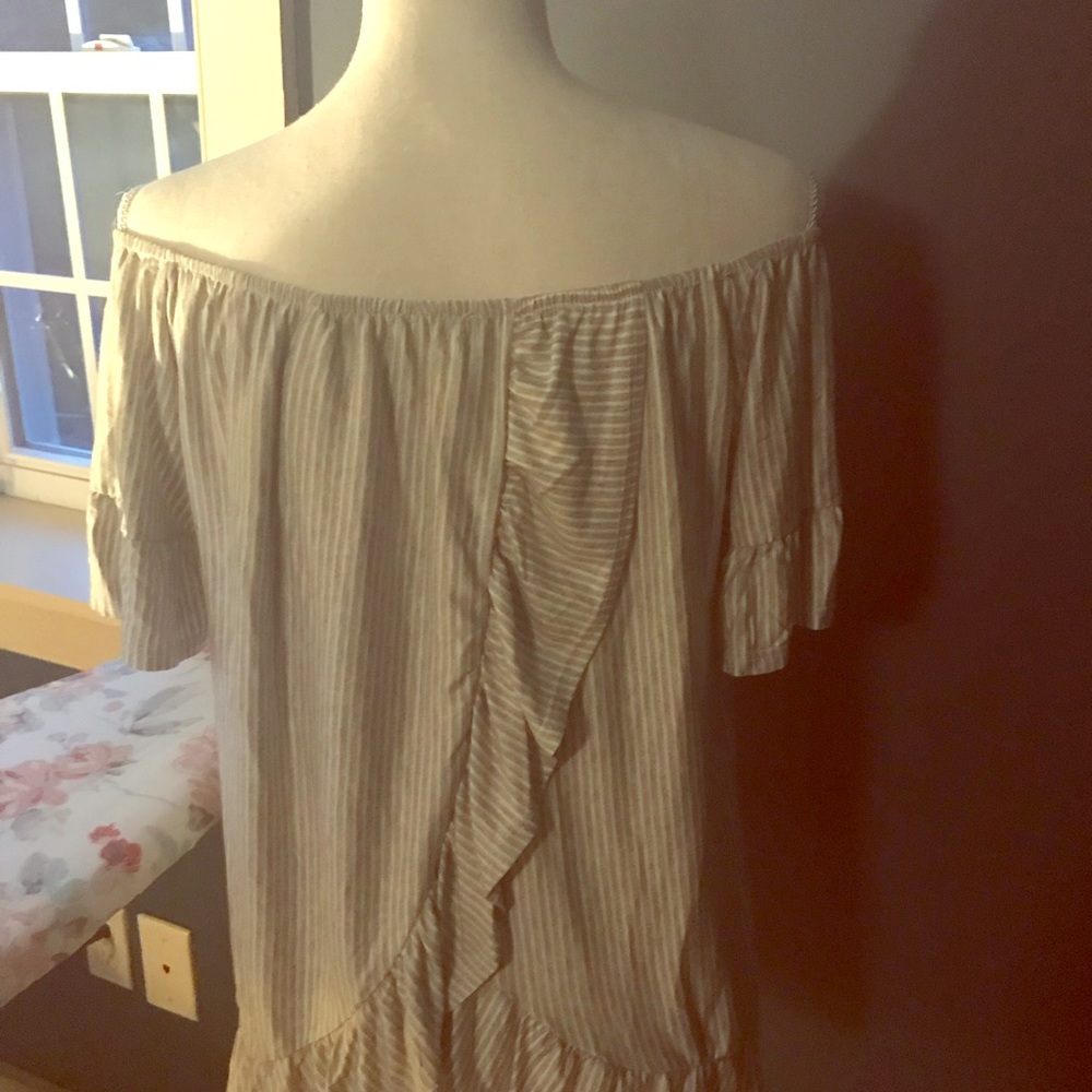 NWT Grey and White Off the Shoulder